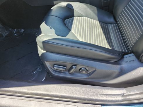 Used 2021 Toyota Camry SE FWD image 22