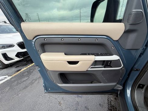 Used 2020 Land Rover Defender 110 HSE image 11