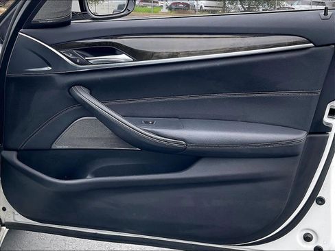 Used 2019 BMW 540i w/ Premium Package image 24