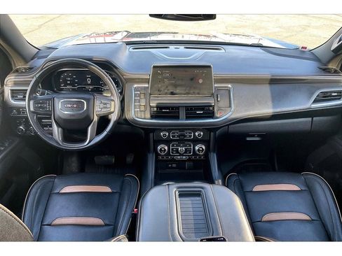 Used 2022 GMC Yukon XL AT4 w/ AT4 Premium Plus Package image 17