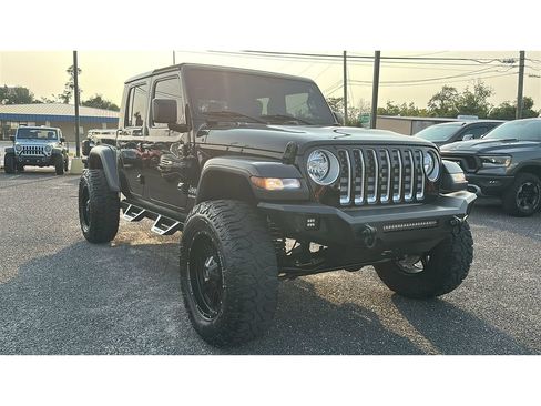 Used 2021 Jeep Gladiator Overland w/ Popular Equipment Package AWD/4WD image 7