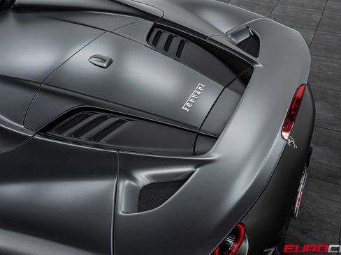 Used 2022 Ferrari F8 Tributo image 22