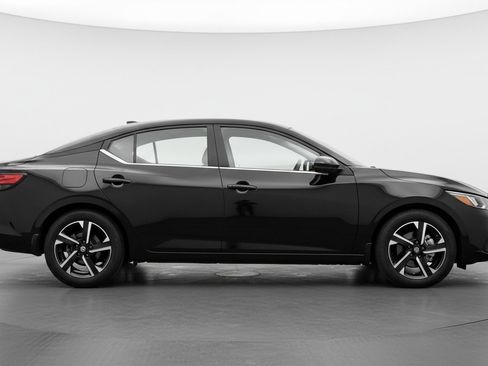 Used 2025 Nissan Sentra SV FWD image 11