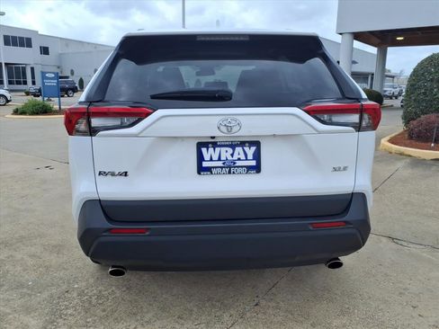 Used 2024 Toyota RAV4 XLE image 3