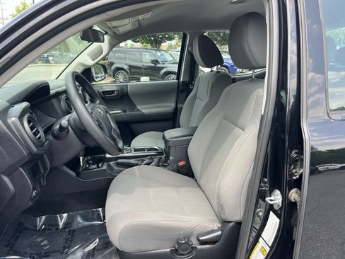 Used 2017 Toyota Tacoma SR w/ Tow Package AWD/4WD image 13