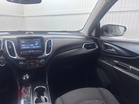 Used 2018 Chevrolet Equinox LT AWD/4WD image 16