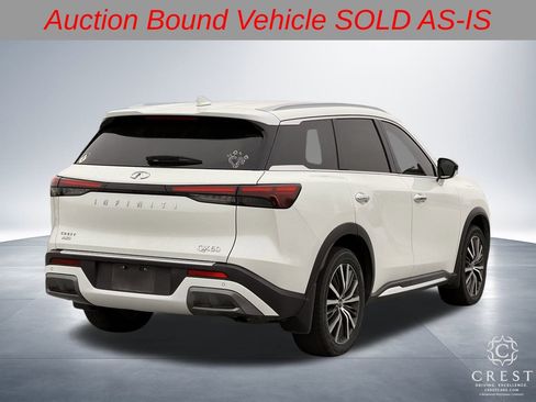 Used 2023 INFINITI QX60 Sensory w/ Vision Package image 3