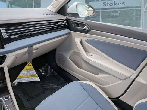 New 2026 Volkswagen Jetta SE FWD image 17