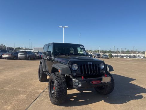 Used 2015 Jeep Wrangler Rubicon image 2