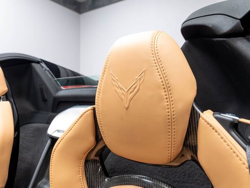 Used 2023 Chevrolet Corvette Stingray Preferred Conv w/ Z51 Performance Package RWD image 9