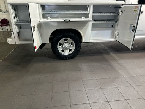 Used 2022 RAM 3500 Tradesman AWD/4WD image 4