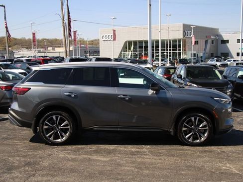 Used 2022 INFINITI QX60 Luxe w/ Cargo Package FWD image 11