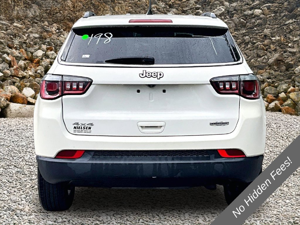 Used 2019 Jeep Compass Latitude w/ Popular Equipment Group AWD/4WD image 4