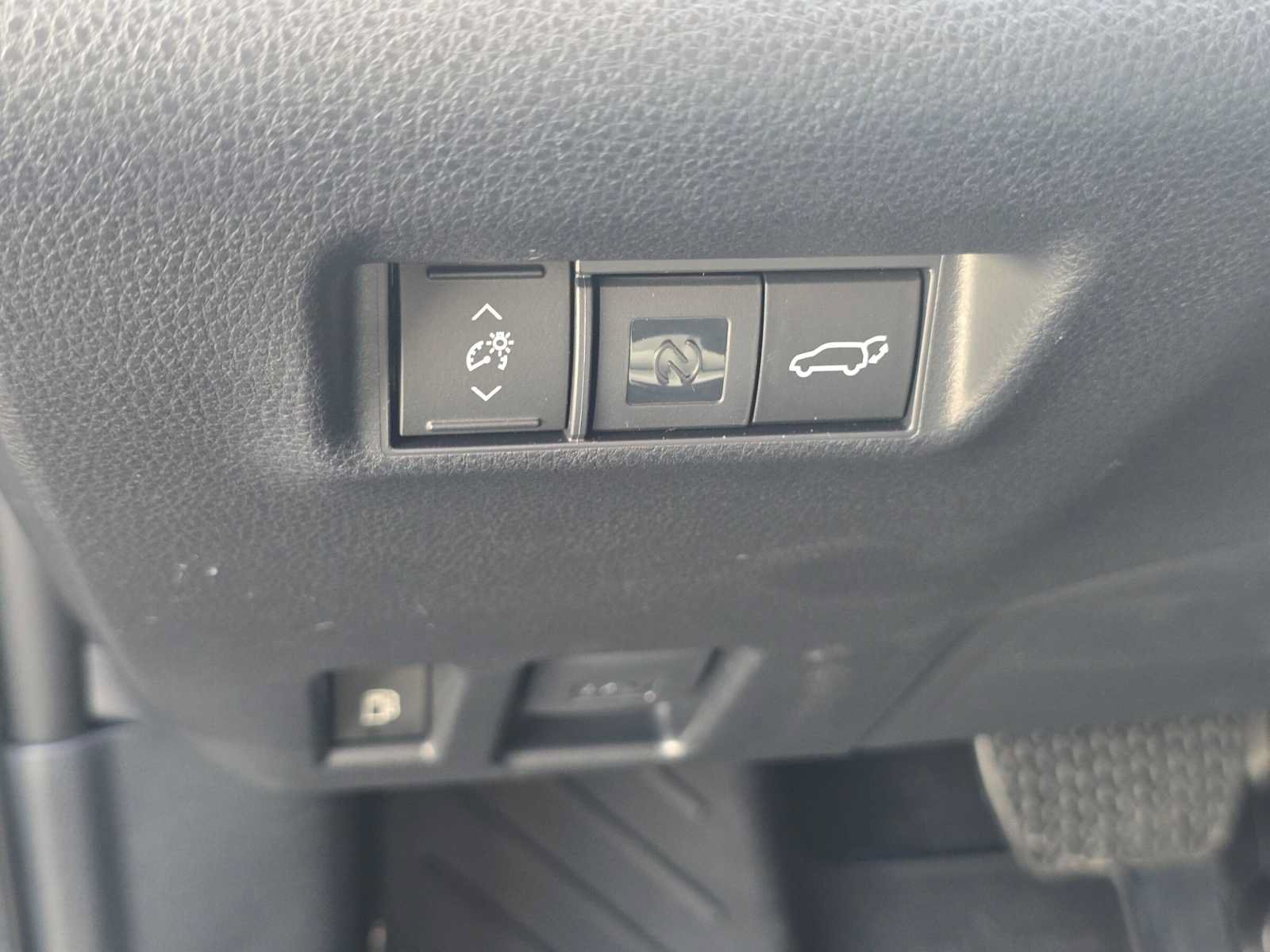 Used 2026 Toyota RAV4 XSE w/ Panoramic Sun Roof Package AWD/4WD image 25