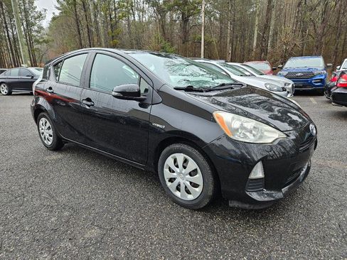 Used 2014 Toyota Prius C Two image 12