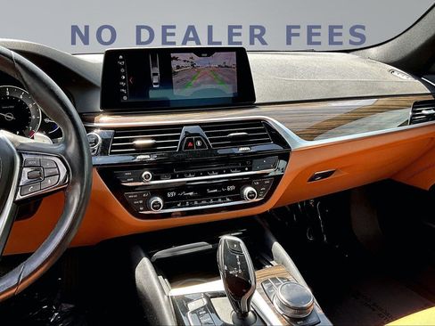 Used 2019 BMW 530i xDrive w/ Convenience Package image 9