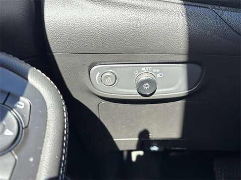 Used 2025 Buick Encore GX Preferred image 21