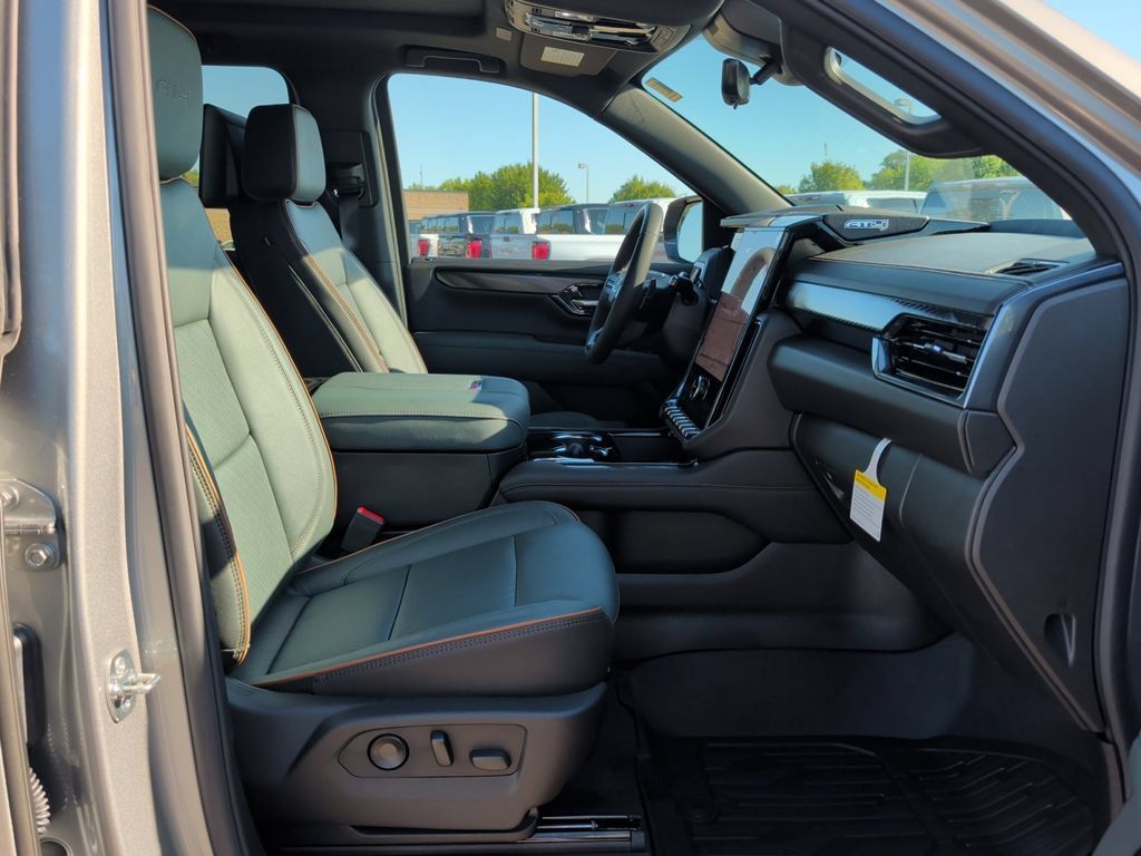 New 2026 GMC Yukon XL AT4 w/ AT4 Premium Plus Package AWD/4WD image 42