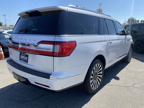 Used 2018 Lincoln Navigator L Reserve w/ Technology Package AWD/4WD image 11