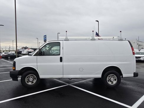 Used 2017 Chevrolet Express 2500 image 5