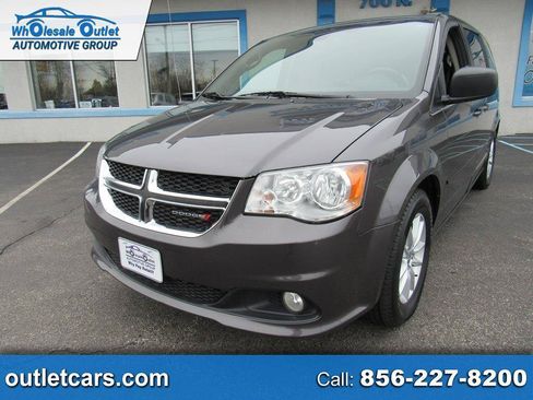 Used 2019 Dodge Grand Caravan SXT FWD image 1