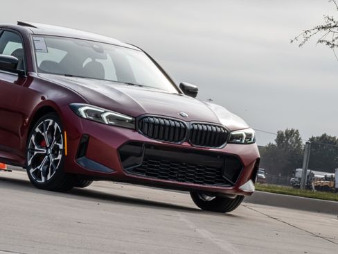 New 2026 BMW 330i Sedan w/ M Sport Package image 5