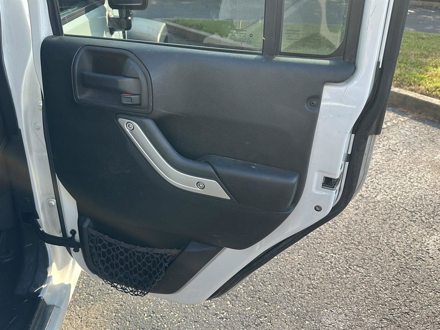 Used 2013 Jeep Wrangler Unlimited Sahara AWD/4WD image 12