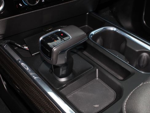 Used 2022 Chevrolet Silverado 1500 RST image 12