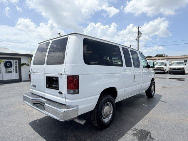 Used 2003 Ford E-350 and Econoline 350 Super Duty RWD image 5