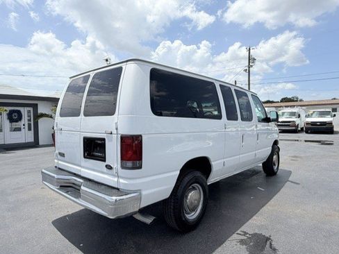Used 2003 Ford E-350 and Econoline 350 Super Duty RWD image 5
