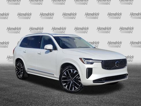 Used 2025 Volvo XC90 B6 Plus image 2