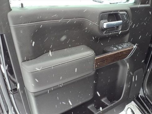 Used 2020 GMC Sierra 1500 Elevation image 11