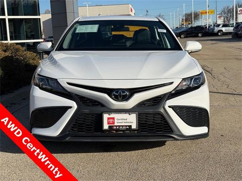 Used 2024 Toyota Camry SE image 8