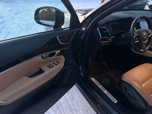 Used 2017 Volvo XC90 T6 Momentum image 9