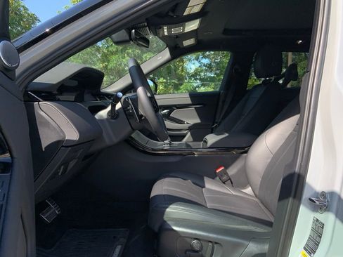 Certified 2025 Land Rover Range Rover Evoque Dynamic SE image 14