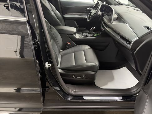Used 2025 Cadillac XT4 Premium Luxury image 33