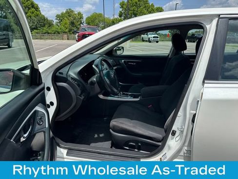 Used 2014 Nissan Altima 2.5 SV FWD image 11