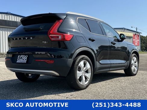 Used 2020 Volvo XC40 T5 Momentum image 5