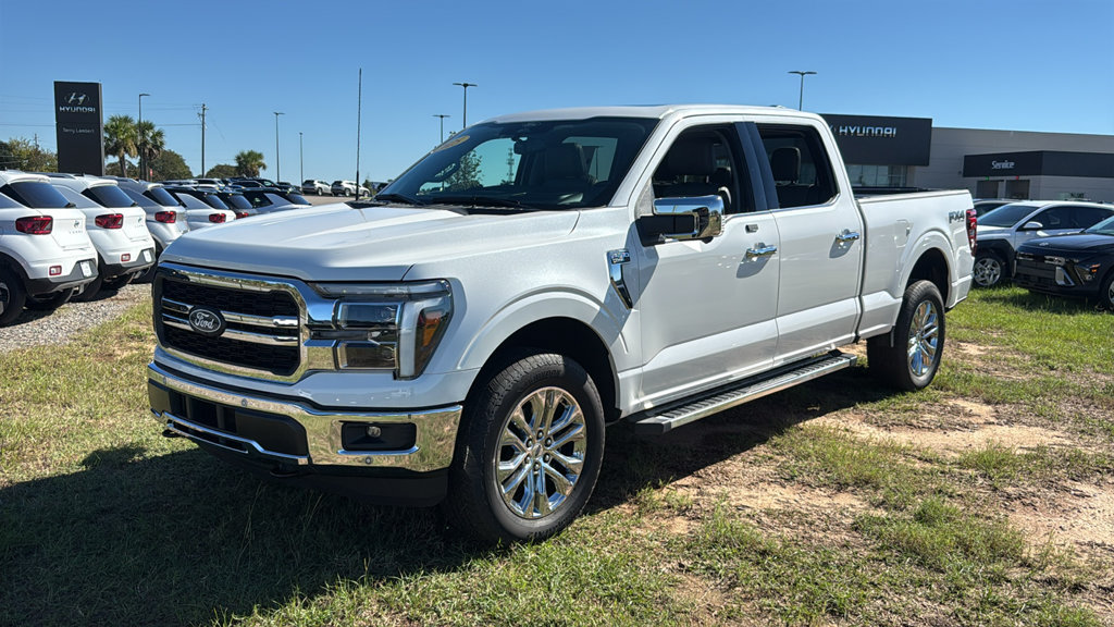 Used 2025 Ford F150 Lariat w/ Equipment Group 502A High AWD/4WD image 3