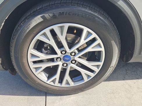 Used 2022 Ford Escape SEL w/ Technology Package image 15