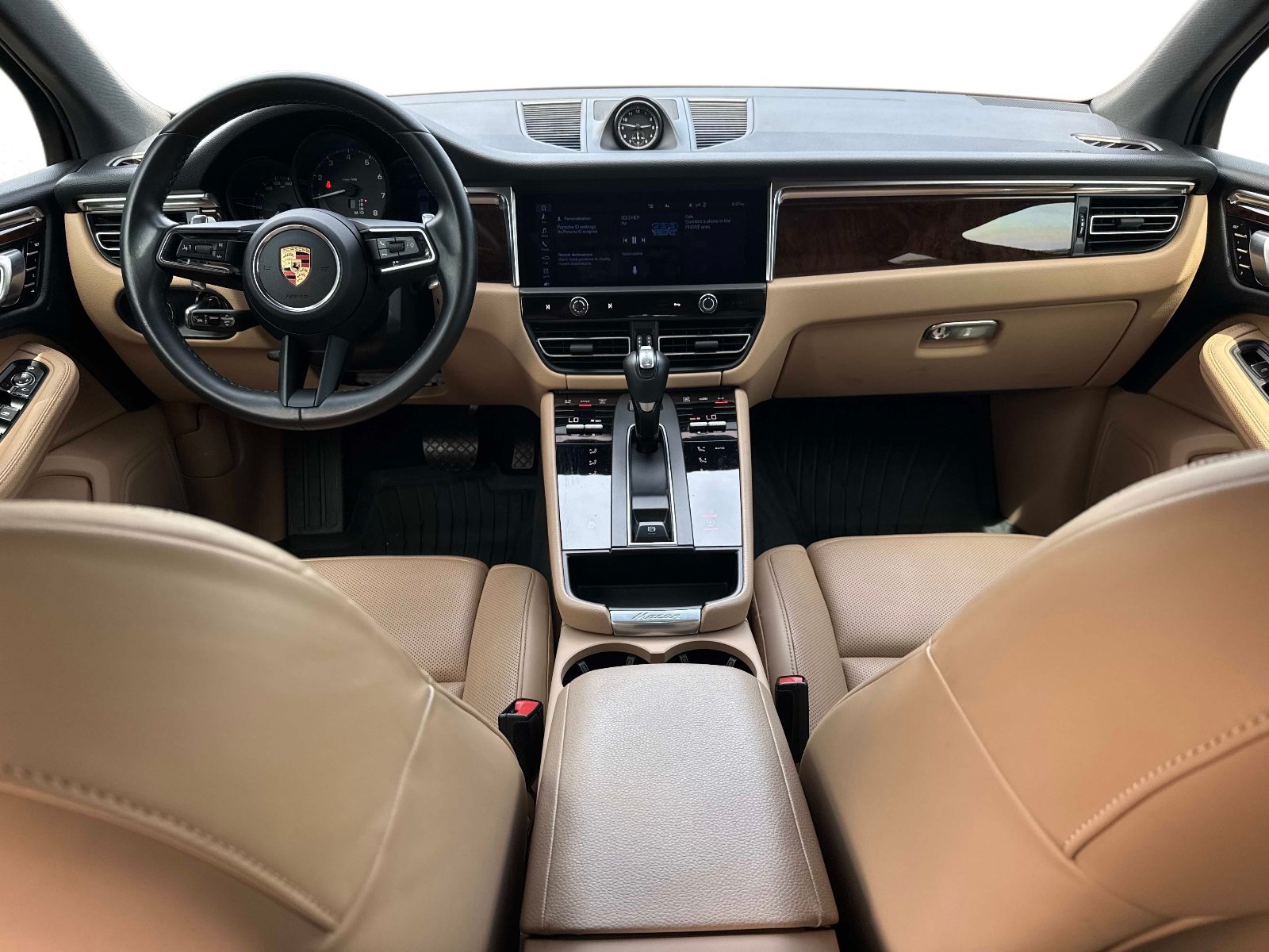Used 2023 Porsche Macan Turbo AWD/4WD image 16
