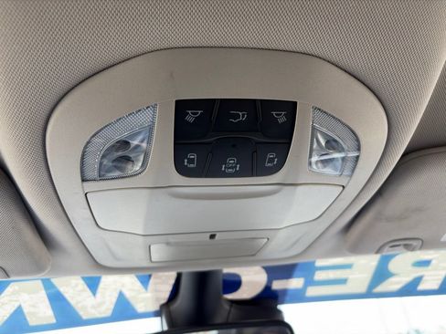 Used 2023 Chrysler Voyager LX FWD image 22