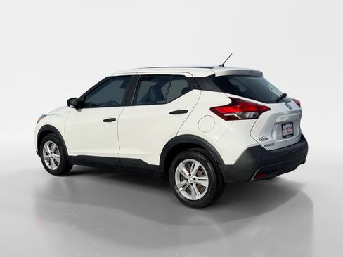 Used 2020 Nissan Kicks S image 3
