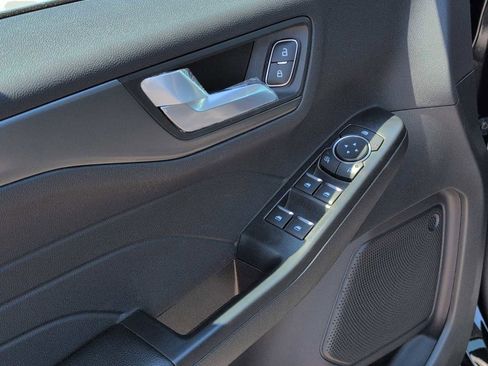 New 2025 Ford Escape SE image 7