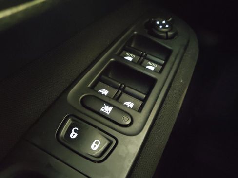 Used 2016 Jeep Renegade Latitude w/ Cold Weather Group AWD/4WD image 27