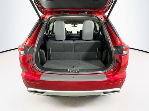 Used 2024 Mitsubishi Outlander SE image 30