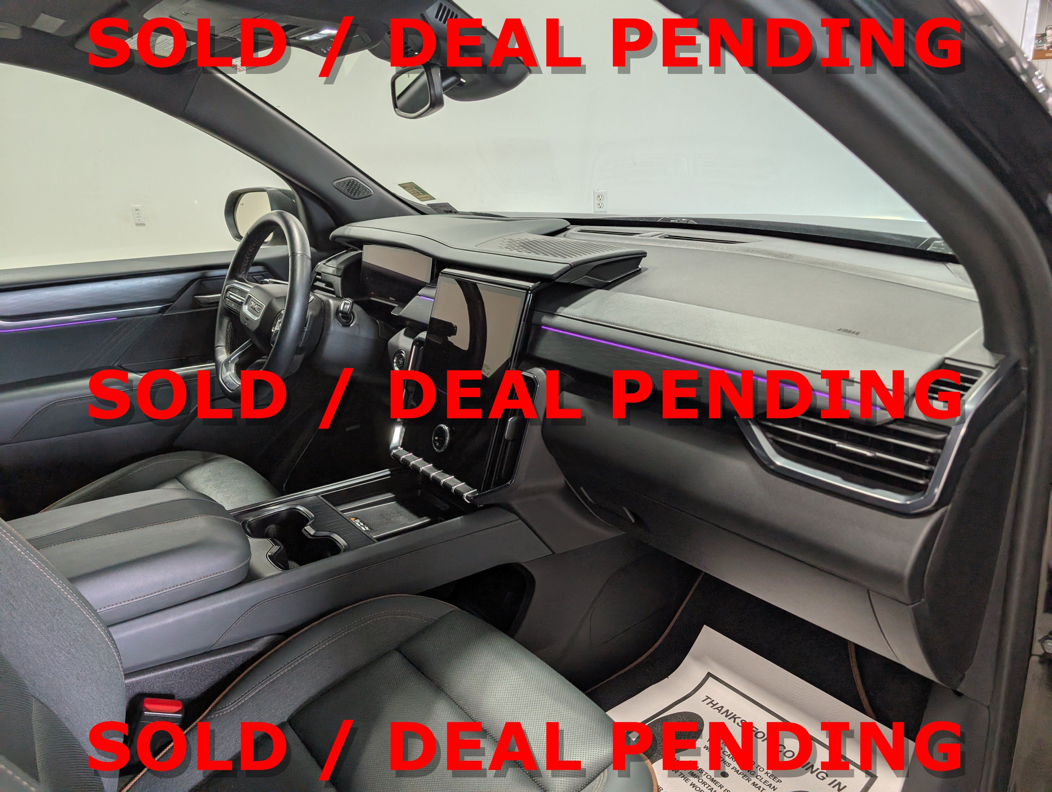 Used 2024 GMC Acadia AT4 w/ Luxury Package AWD/4WD image 18