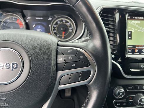 Certified 2020 Jeep Cherokee Limited w/ Luxury Group image 18