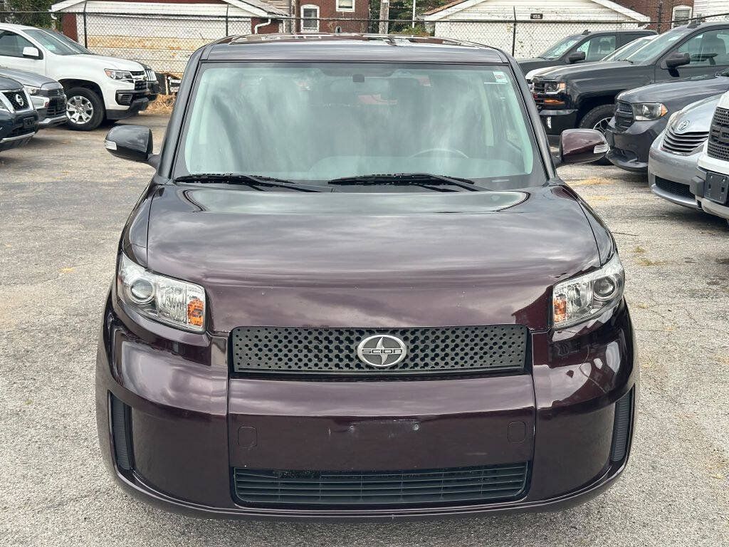 Used 2010 Scion xB FWD image 2