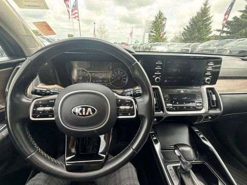 Used 2021 Kia Sorento EX w/ Panoramic Sunroof Package AWD/4WD image 19